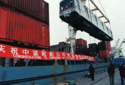 地铁列车 30年前，他们捧鸡蛋般“抱”回<strong>上海</strong>地铁列车……如今，助力中国地铁走向全球