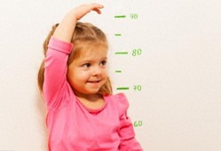 10种常见食物，是孩子身高的“加速器”，多吃可以让娃长高个（儿童吃<strong>什么</strong>可以长高个子）