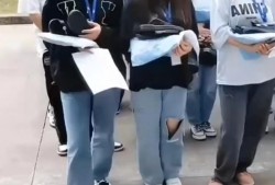 (实习生工资一般多少)中专生实习有多难?工资低得可怜，无奈地拖着行李跟着<strong>中介</strong>走