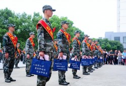 (退役和退伍有什么区别)在校大学生当兵和大学毕业当兵，有4大区别，学生和家长须知