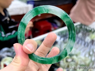 （独龙玉是什么玉种）独龙玉的宝石学性质与鉴定方法——王建泉