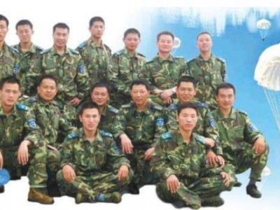 伞兵是什么梗 “伞兵”是值得尊敬的光荣兵种!不是什么都可以玩“谐音梗”