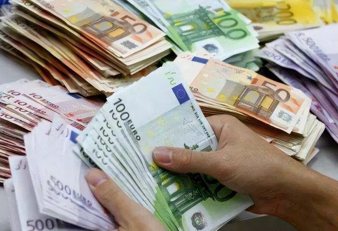 1欧元等于多少人民币 欧元对人民币大幅贬值，购买力下降，这对于我们也许并不是啥好事  第1张