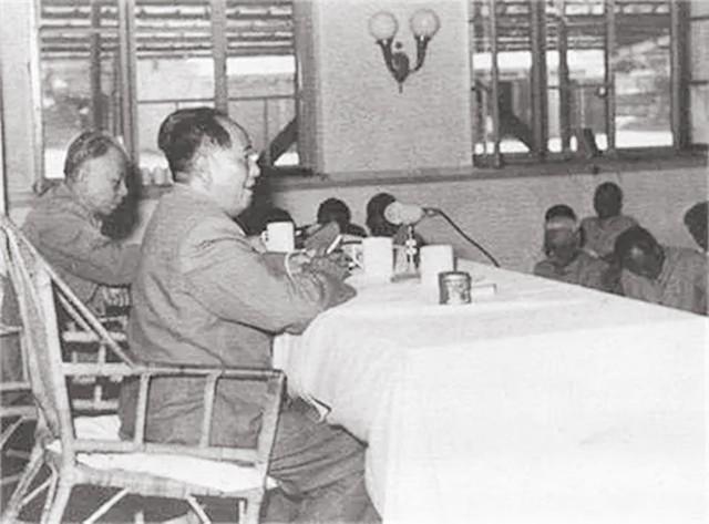 (部队团级干部工资是多少钱)1955年授衔后，国家领导人及开国将帅拿多少工资?许光达例外  第7张