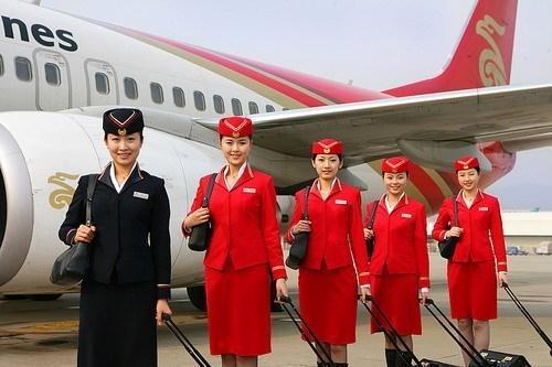 (航空乘务员工资多少钱一个月)航空公司一般给空姐一个月多少工资?这下可算知道了  第3张