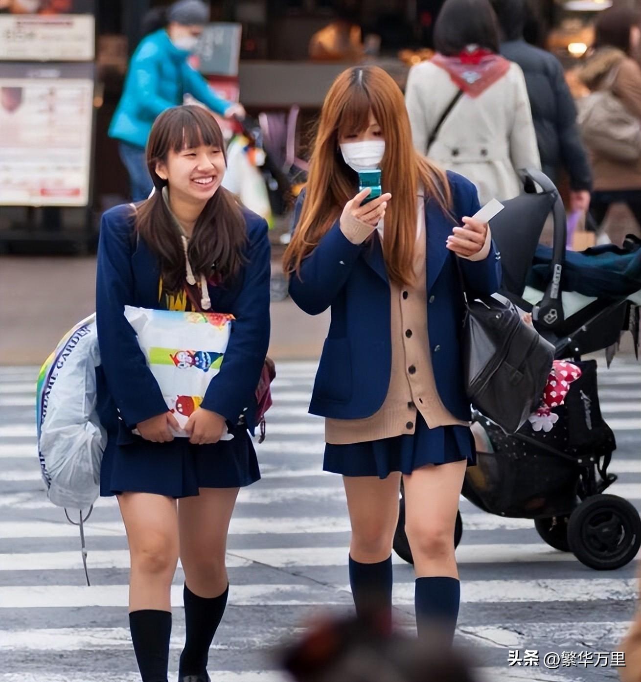 (日本一般一个月的工资是多少)日本全国1.25亿人，2023年，普通人一个月的工资，到底有多少钱?  第4张