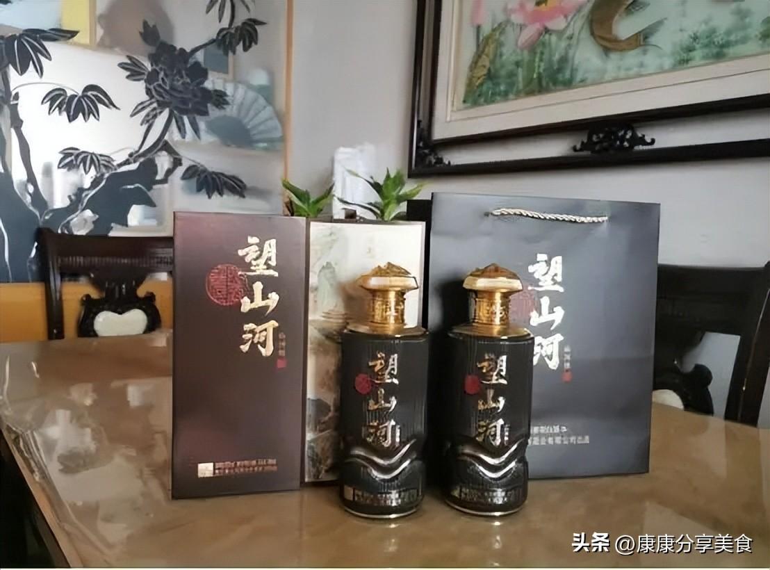 (酒一喝就醉是怎么回事)白酒怎么喝才不容易醉?谨记这3点，时刻让你在酒局上保持清醒  第9张