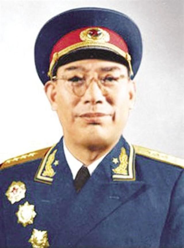 (部队团级干部工资是多少钱)1955年授衔后，国家领导人及开国将帅拿多少工资?许光达例外  第8张