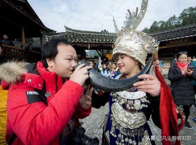 (酒中酒霸52度浓香型价格)一座城·一瓶酒 | 水墨风土话湘西州……  第16张