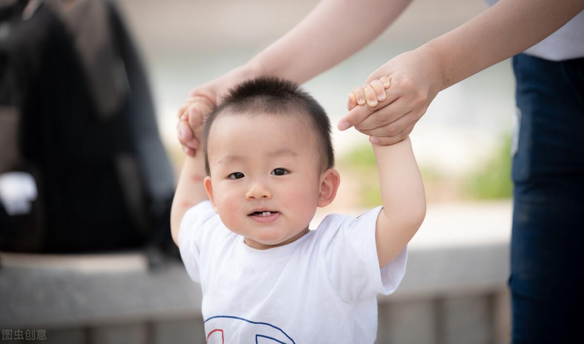 (初生婴儿保险)刚出生的婴儿买什么保险好?可以重点考虑三类险种  第1张