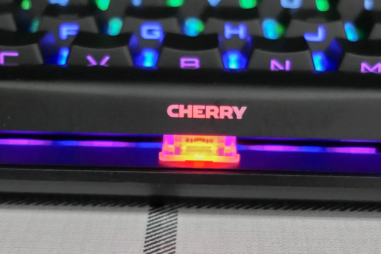 （cherry键盘属于什么档次）有点肉疼的机械键盘，Cherry MX 8.0为啥这么贵?  第8张