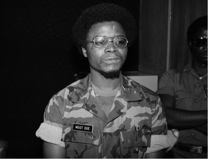 (多伊总统)1990年利比里亚总统多伊被处决，十指被割，惨遭宫刑，活活疼死  第2张