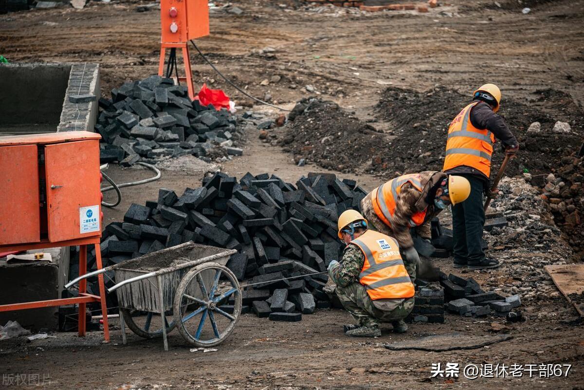 (护工一个月工资大概多少钱一个月)一个打工者的自述:身为护工的我，说说这几个月求职的真实经历!  第4张