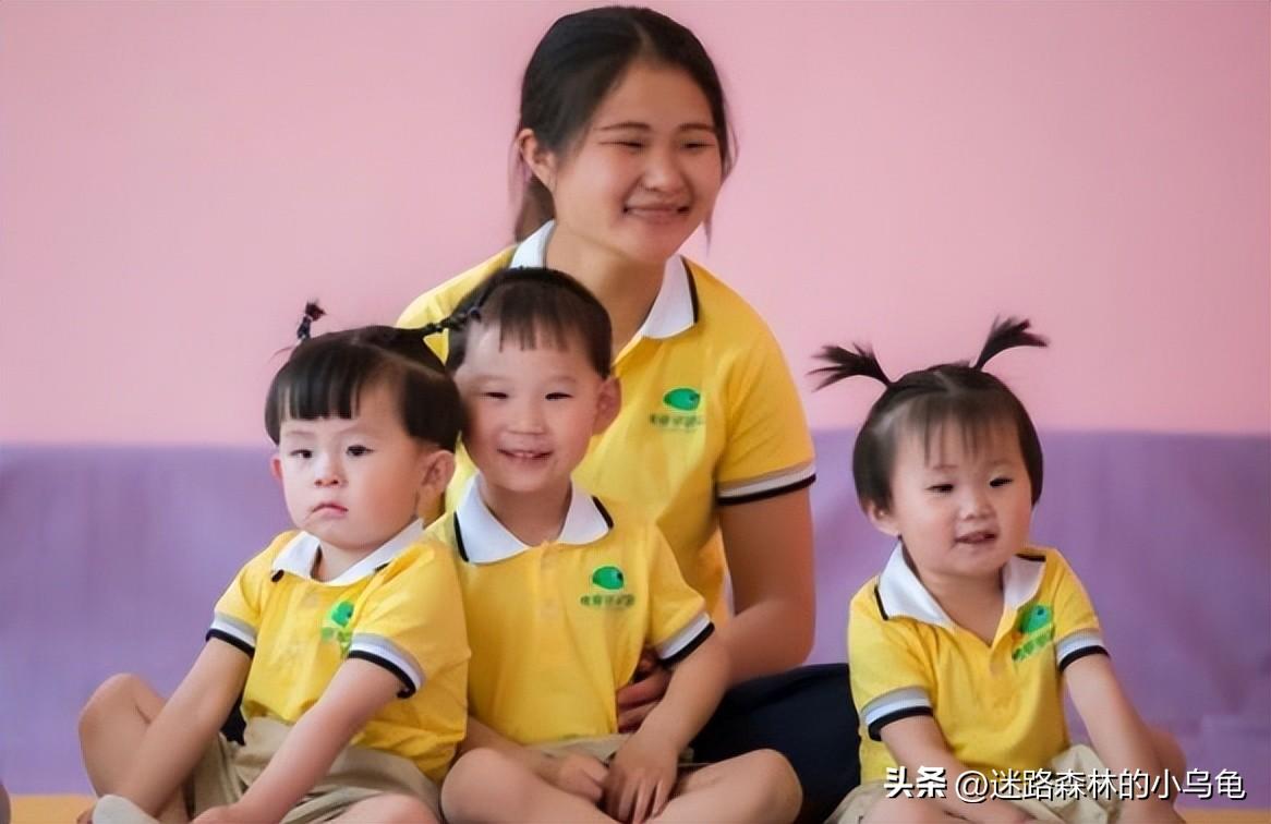 (幼师工资多少一个月)师范生辛苦考上幼师编制，表示首月工资太扎心，网友:这就不错了  第6张