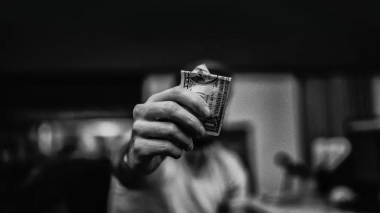 (银行卡突然被冻结是什么原因)银行卡被突然冻结,开户也越来越难,银行大推“断卡”行动到底是为什么? 第5张 (银行卡突然被冻结是什么原因)银行卡被突然冻结,开户也越来越难,银行大推“断卡”行动到底是为什么? 第5张