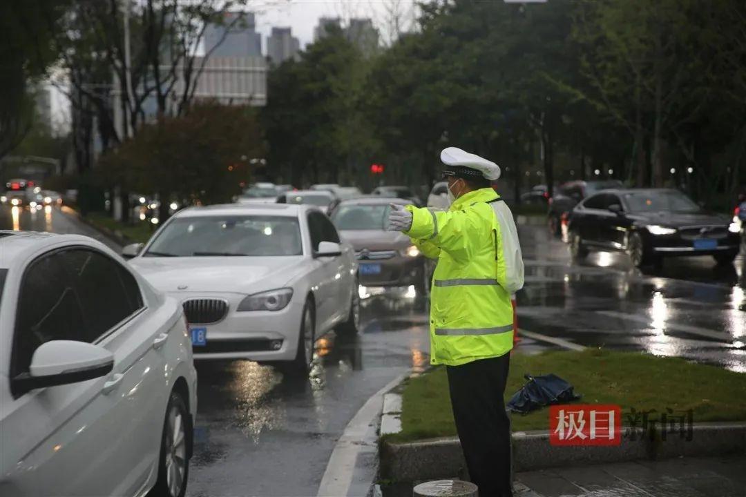 今天高速是否免费? 仅此一天!全国高速公路对7座及以下小客车实行免费通行政策  第1张