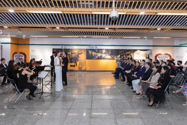 上海地铁2号线站点 上海地铁站变身歌剧院!在7号线站内,聆听19世纪意大利歌剧 第5张 上海地铁2号线站点 上海地铁站变身歌剧院!在7号线站内,聆听19世纪意大利歌剧 第5张