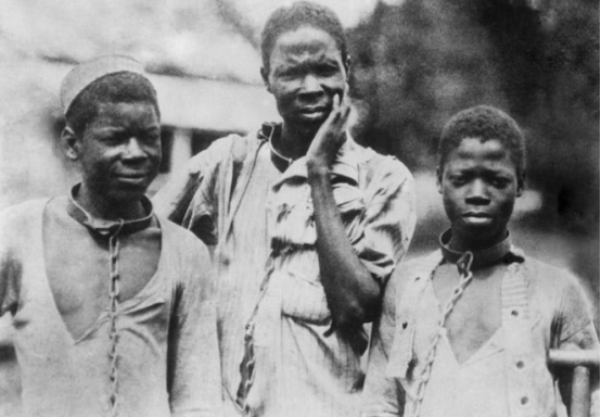 (多伊总统)1990年利比里亚总统多伊被处决，十指被割，惨遭宫刑，活活疼死  第3张