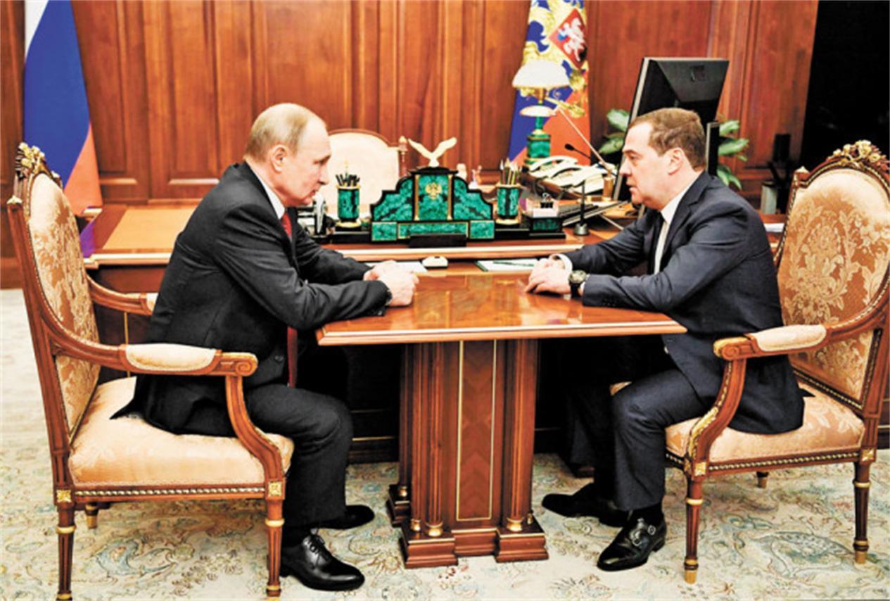 (梅德韦杰夫总统)俄罗斯二号人物，让位总统给普京，梅德韦杰夫为何甘愿做二当家?  第15张