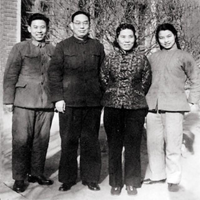 (部队团级干部工资是多少钱)1955年授衔后，国家领导人及开国将帅拿多少工资?许光达例外  第9张