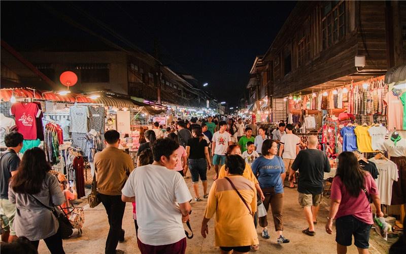 (夏天卖什么最赚钱)夏天摆地摊，卖什么产品赚钱比较快呢?推荐一下  第1张