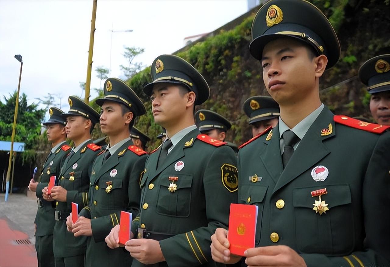 (退役和退伍有什么区别)在校大学生当兵和大学毕业当兵，有4大区别，学生和家长须知  第6张