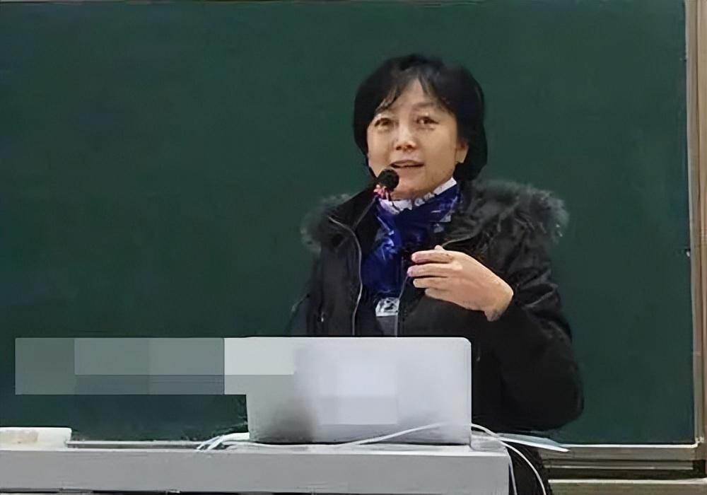 (陈道明的个人资料)陈道明:娶央视主持人恩爱40年，与妻子互相成就，女儿成他的骄傲  第37张