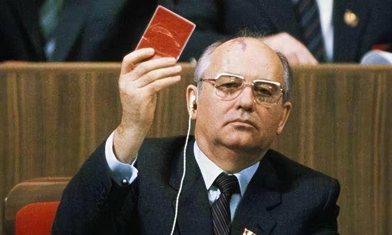 (苏联总统)叶利钦为什么非要搞垮苏联，当苏联总统不好吗?久加诺夫道出原因  第13张