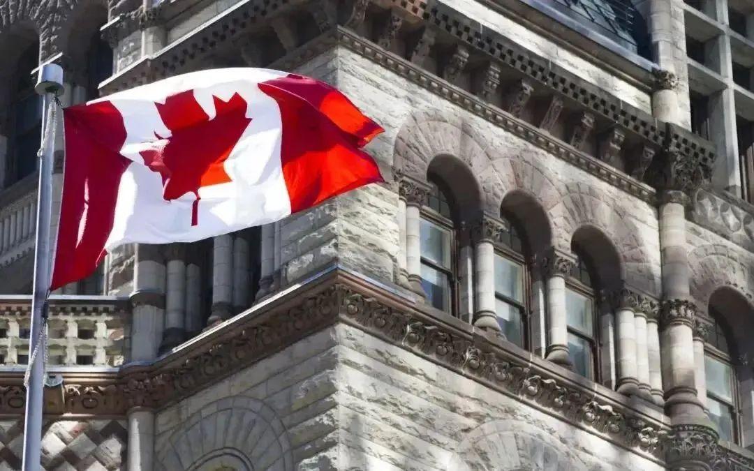 (20万移民加拿大)好消息!加拿大BC省“企业家移民项目”重开，20万加币拿枫叶卡  第7张