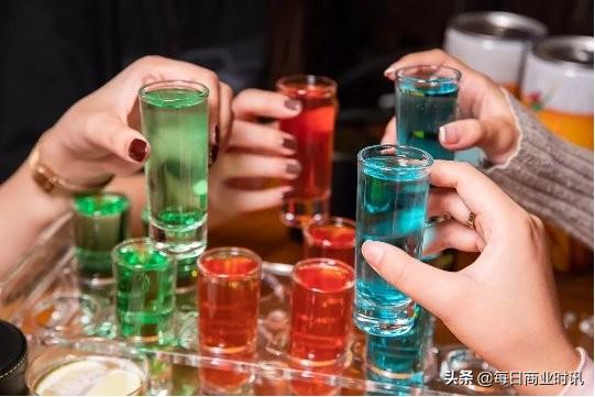 (helens各个酒的度数)武汉汇和城「Helens酒吧」找到年轻人的聚会天堂  第20张